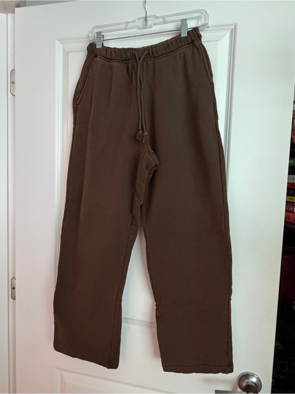 Elwood core straight leg Sweatpants in Vintage Chocolate